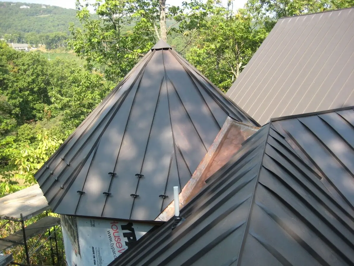 Professional Roof Tarp Installation by Craftsman Roofing in Lakewood Park